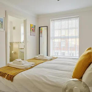 Holiday home Curb - Gorgeous 3 Bedroom House Close To Town Centre, Cheltenham